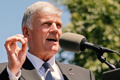 Franklin Graham celebra ofensiva contra Irã e clama por libertação do povo iraniano