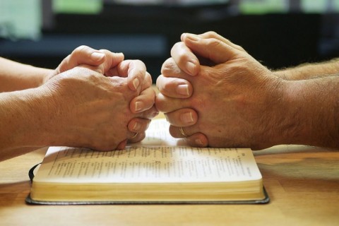 Brasil é país com maior crença em Deus, aponta estudo