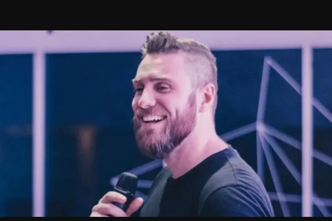 Polêmica marca volta de André Fernandes a Alphaville