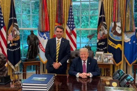 PCC e CV são grupos terroristas, diz Flávio a Donald Trump